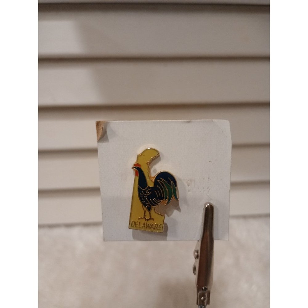 Delaware - State Characters Pin chicken blue hen